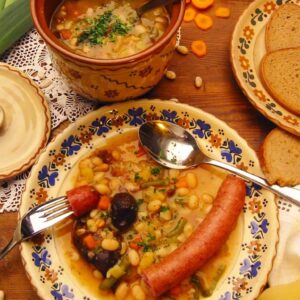Birnen- und Bohneneintopf mit geräucherter Odenwälder Bratwurst