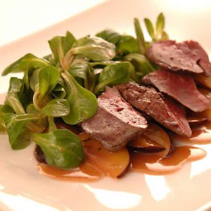 Gefluegelleber mit Feldsalat und meinDressing ZWETSCHGE