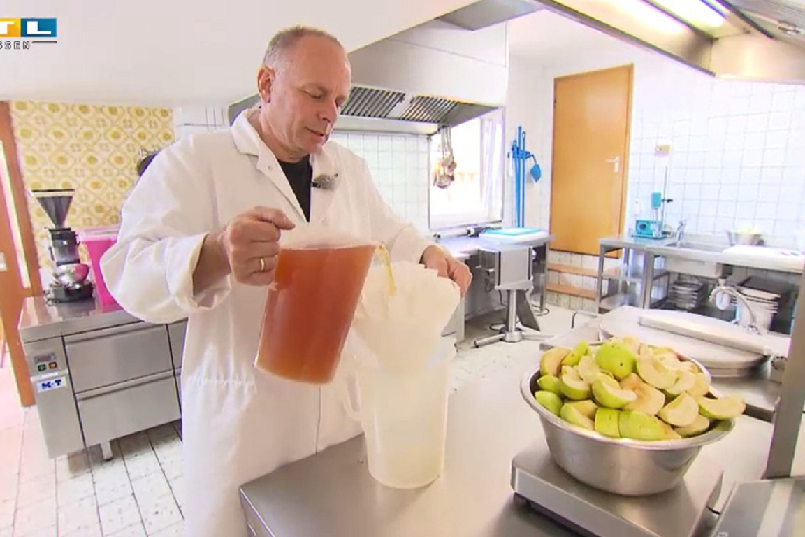 RTL-Hessen Dreht Bei Uns Die Herstellung Von MeinDressing APFEL